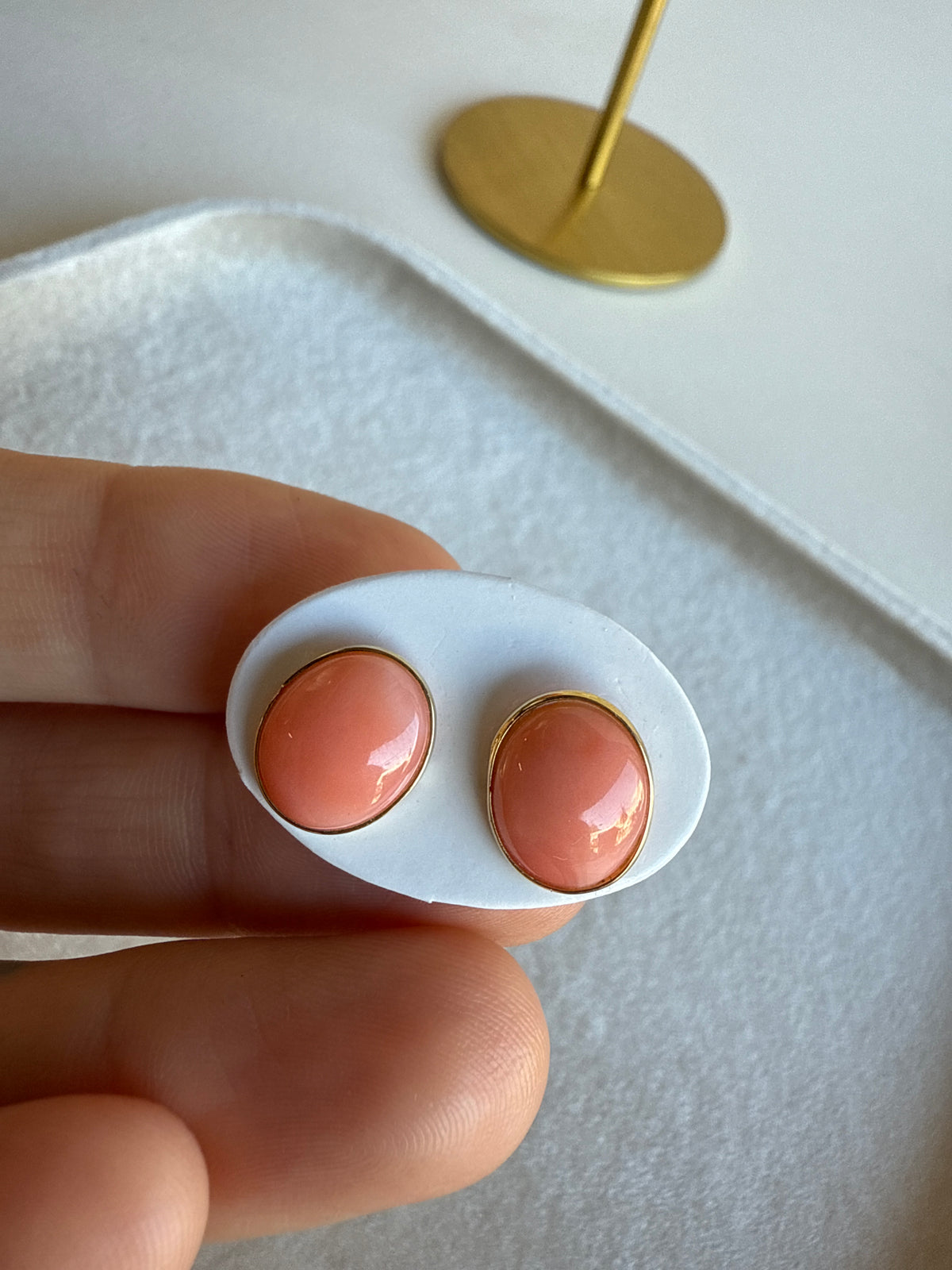 Coral Studs A