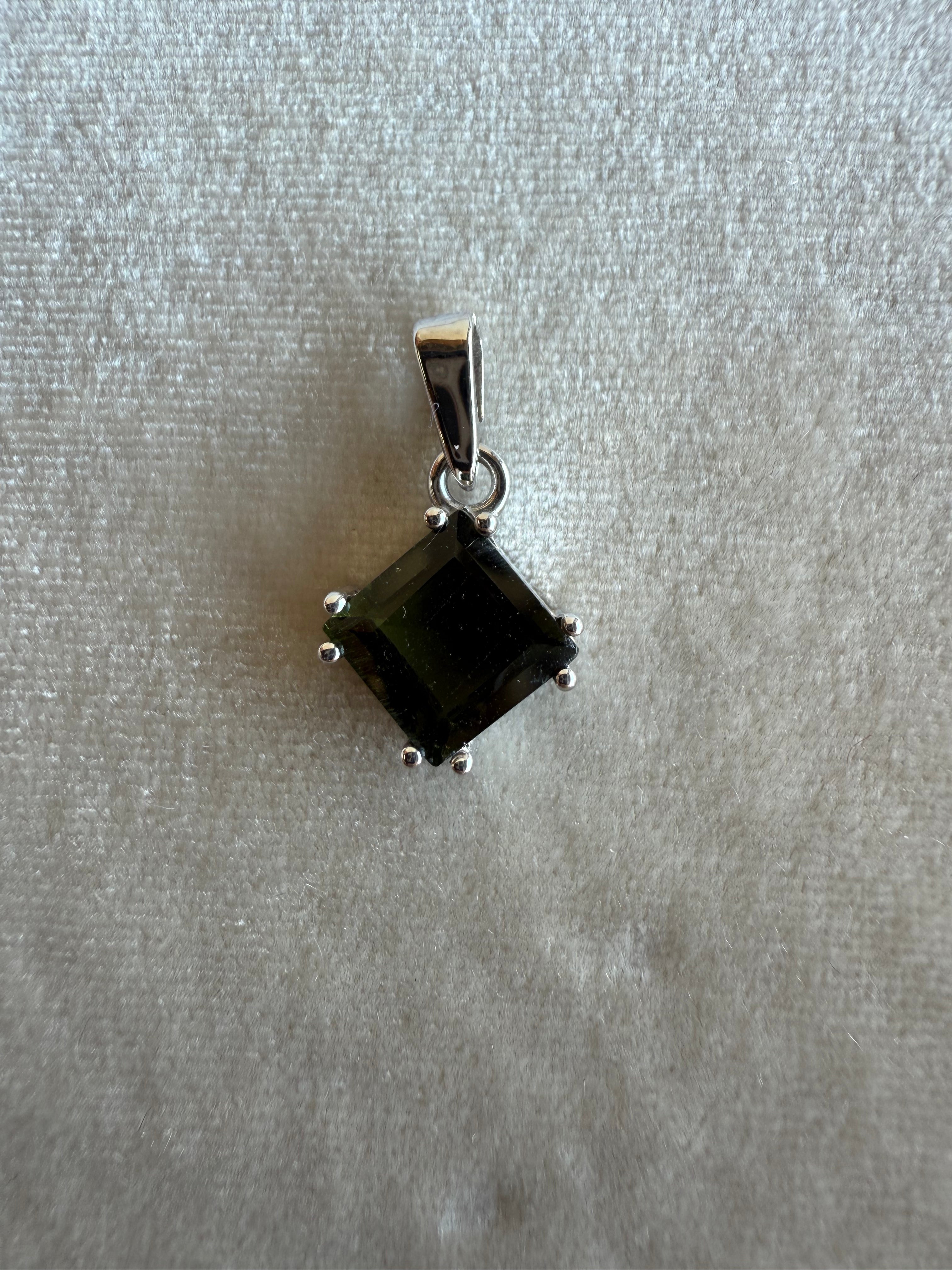 Moldavite Pendant 925a