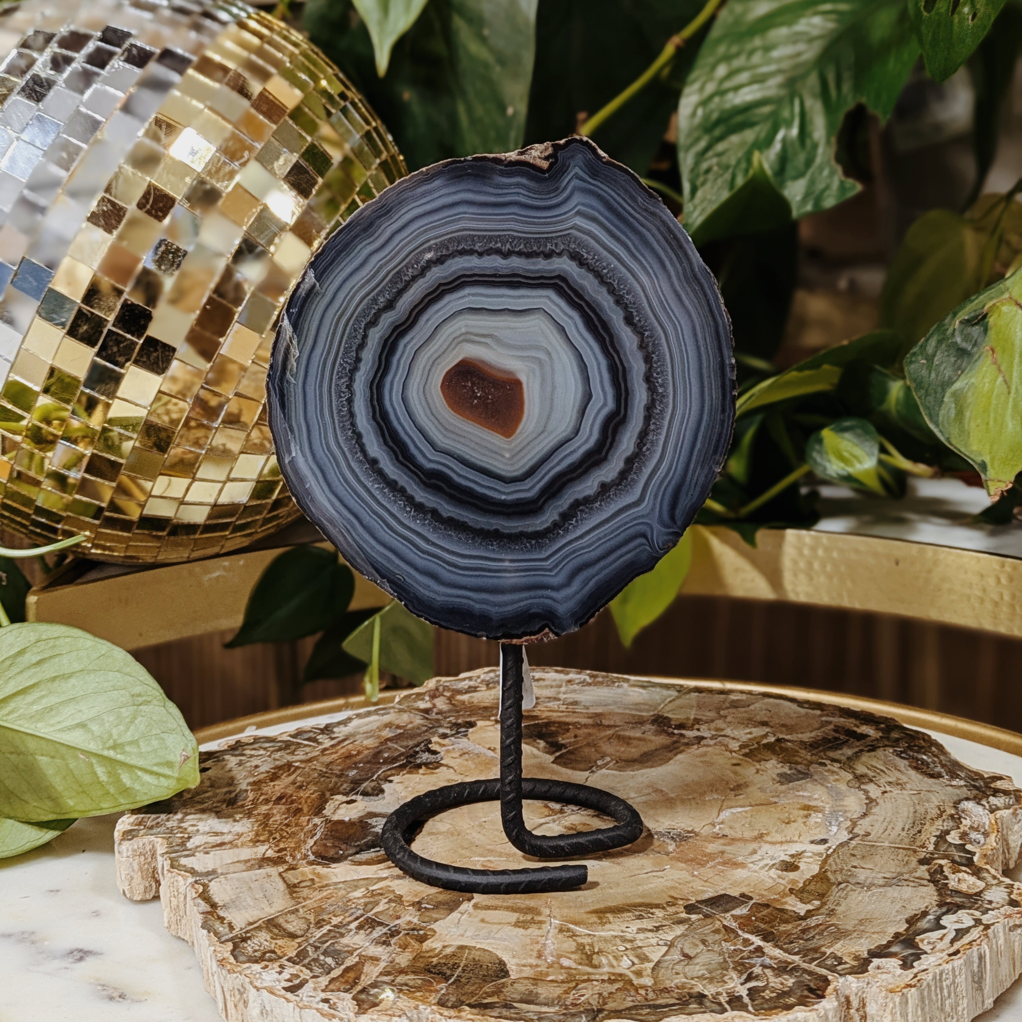 Agate On Stand Wild Alabaster